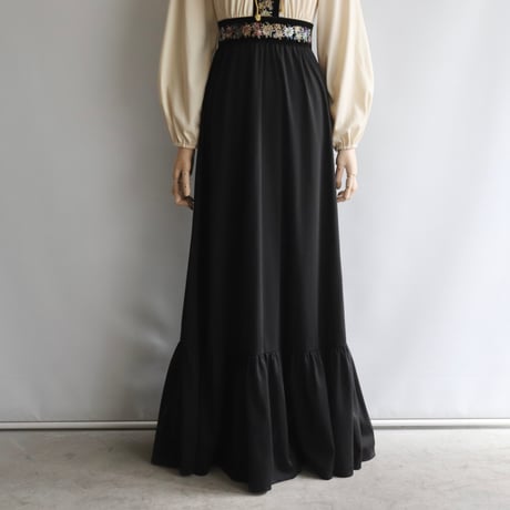 Tyrolean embroidery dress