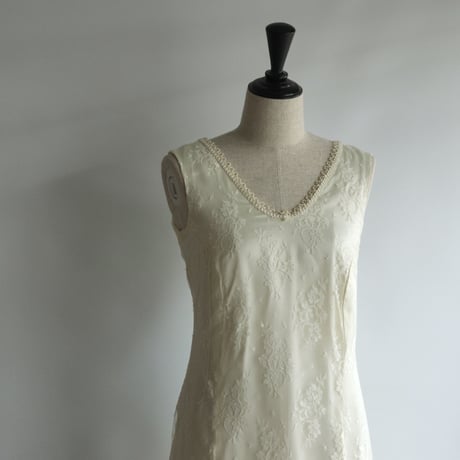 【RENTAL】Lace V-neck dress