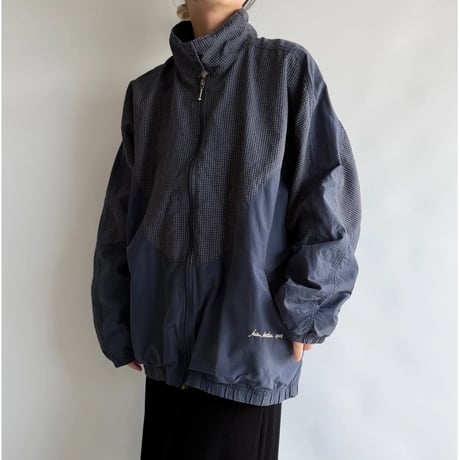 Navy check outer