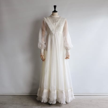【RENTAL】White organdy high neck dress