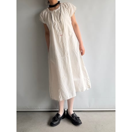 Red embroidery logo short sleeve dress