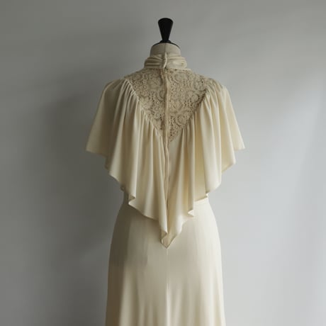 【RENTAL】High neck gathered dress