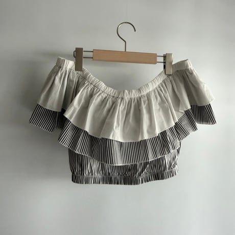 Frill off-shoulder tops