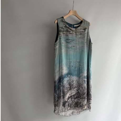 Sleeveless of the scenery