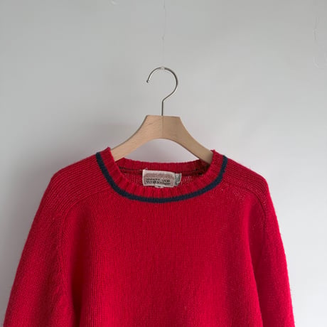 Red knit with lines