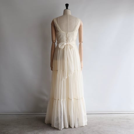 【RENTAL】Ivory sleeveless dress
