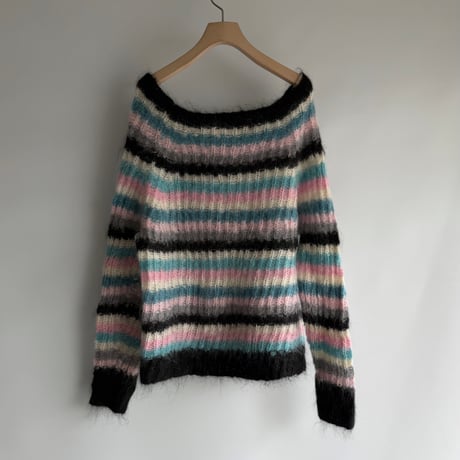 Multi-border off-shoulder knit