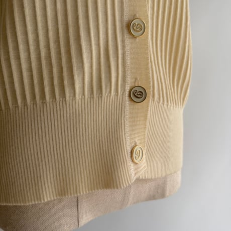 Pleated knit vest