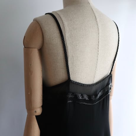 【RENTAL】Beads embroidery black dress