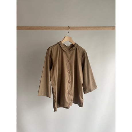 Brown three-quarter sleeve shirt