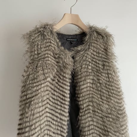 Fake fur vest