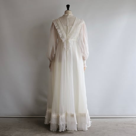 【RENTAL】White organdy high neck dress