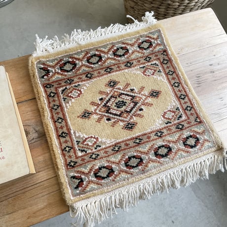Vintage mood mini rug (beige)