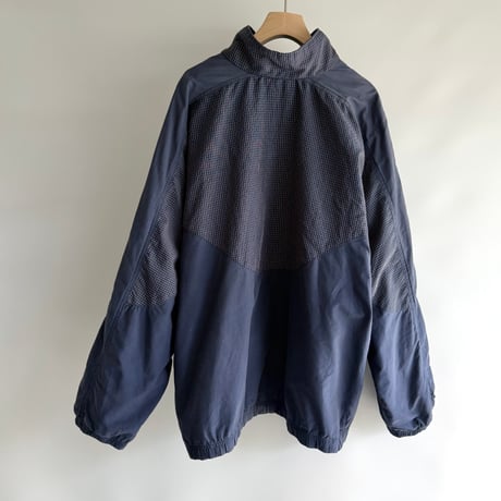Navy check outer