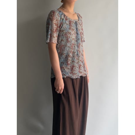 Small flower pattern sheer pleated tops
