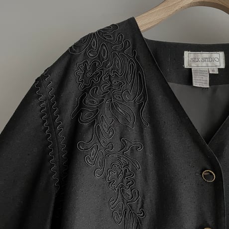 Silk embroidered short jacket