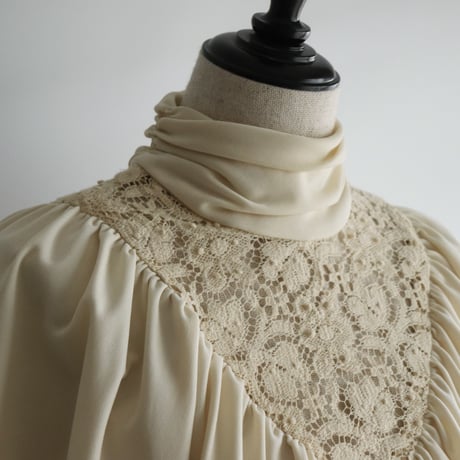 【RENTAL】High neck gathered dress