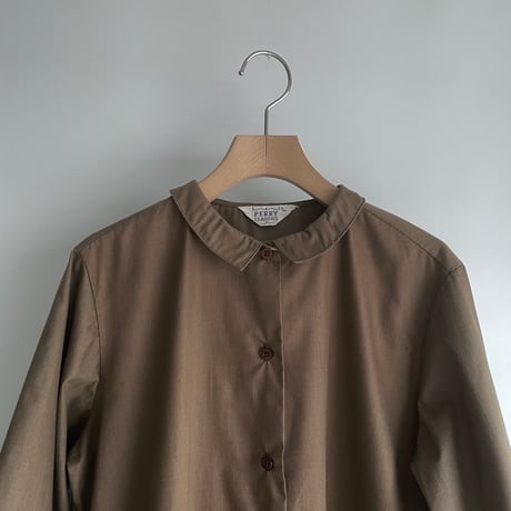 Brown three-quarter sleeve shirt