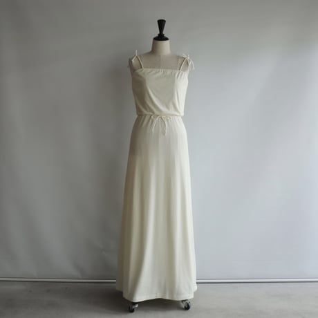 【RENTAL】Organza embroidered dress
