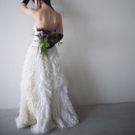 【RENTAL】Ruffle wedding dress