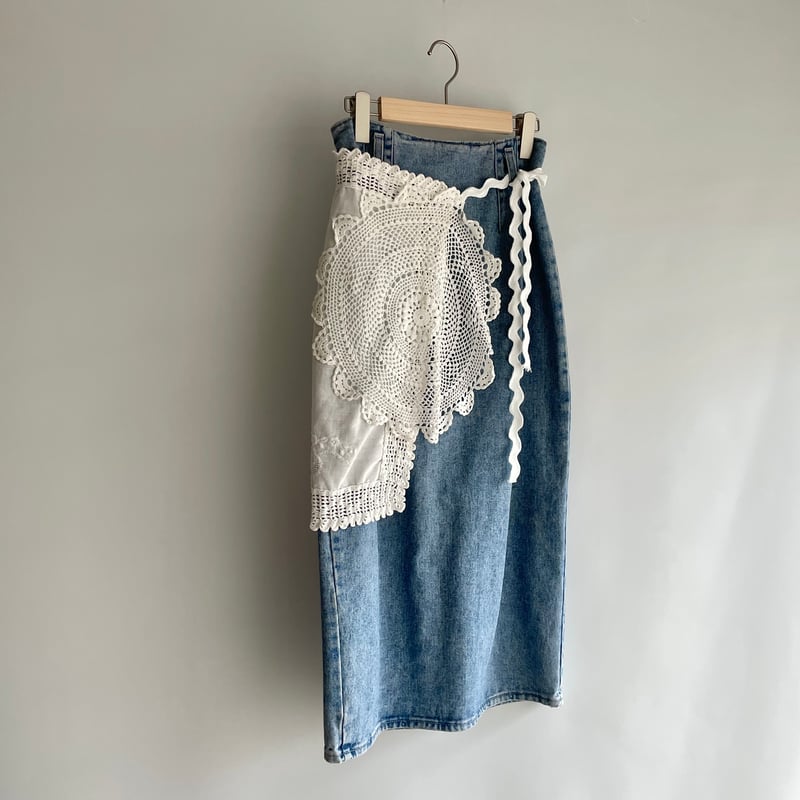 かすみ草　Vintageフィレレース 幅130cm x 長さ95cm プレミアムヴィンテージ金糸花刺繍レース