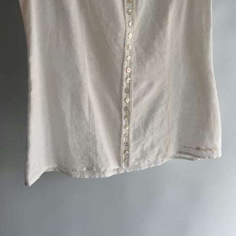 Frilled sleeveless tops