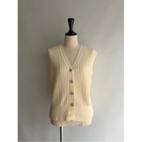 Pleated knit vest
