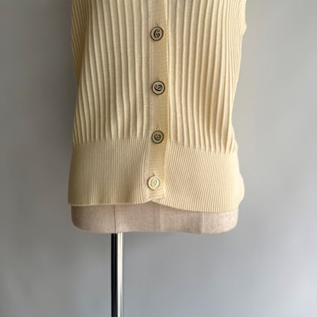 Pleated knit vest