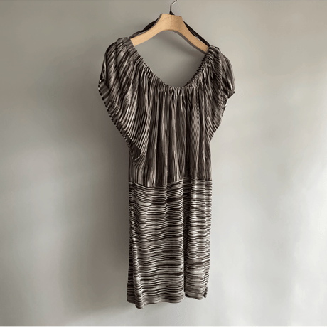 Zebra gathered top