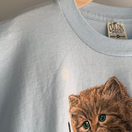 Cat light blue T-shirt