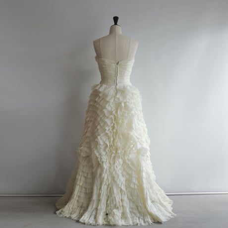 【RENTAL】Ruffle wedding dress