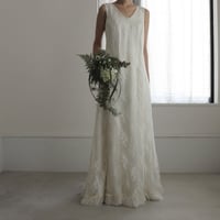 【RENTAL】Lace V-neck dress