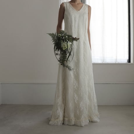 【RENTAL】Lace V-neck dress