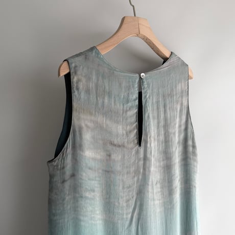 Sleeveless of the scenery