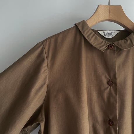 Brown three-quarter sleeve shirt