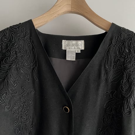 Silk embroidered short jacket