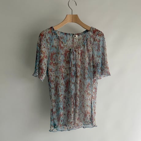 Small flower pattern sheer pleated tops