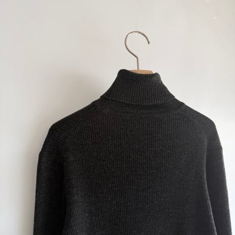 Turtleneck gray knit
