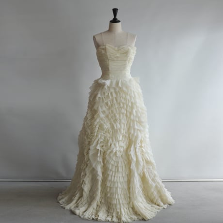 【RENTAL】Ruffle wedding dress