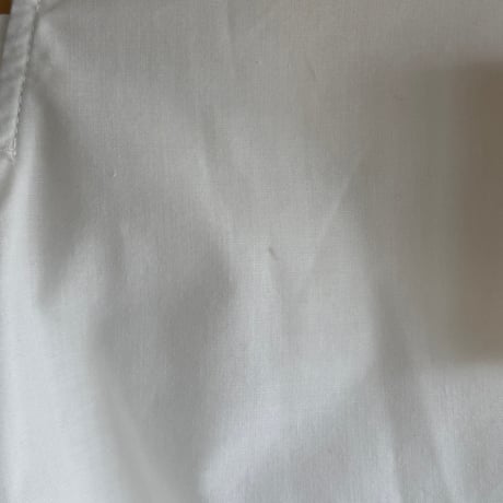 Short blouse with open shoulders