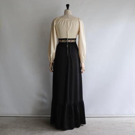 Tyrolean embroidery dress