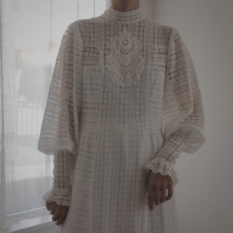 【RENTAL】Full lace high neck dress