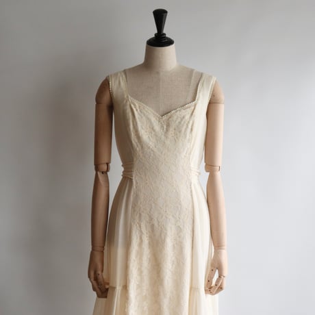 【RENTAL】Ivory sleeveless dress