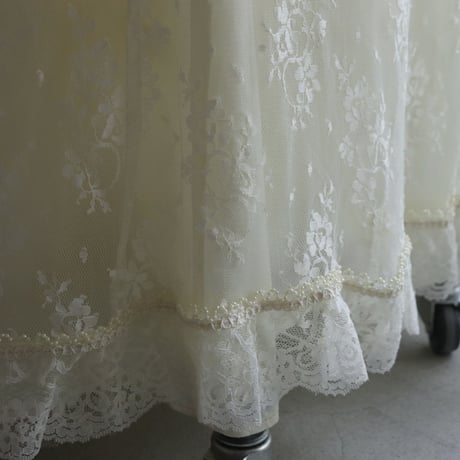 【RENTAL】Lace V-neck dress