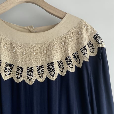 Round lace dress