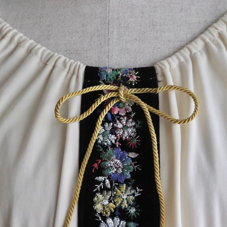Tyrolean embroidery dress