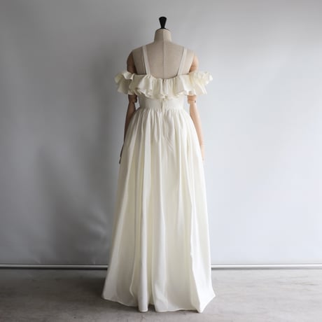 【RENTAL】Off shoulder ruffle dress