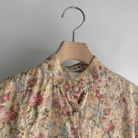 Floral puff sleeve blouse