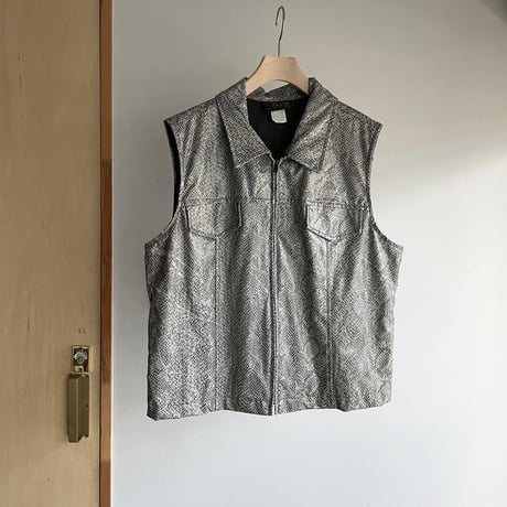 Python vest