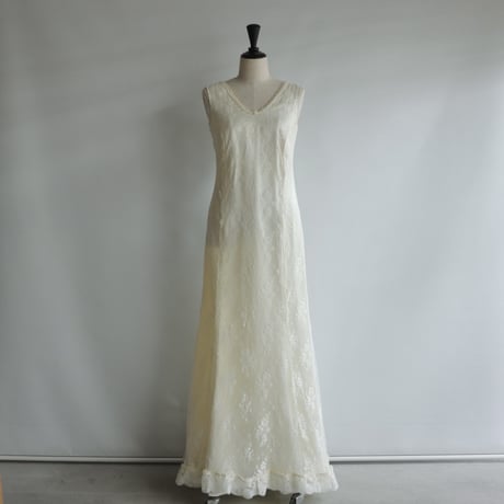 【RENTAL】Lace V-neck dress